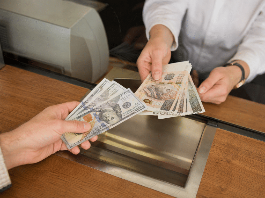US dollar to złoty exchange at Argentarii kantor — Warsaw, Grzybowska 61